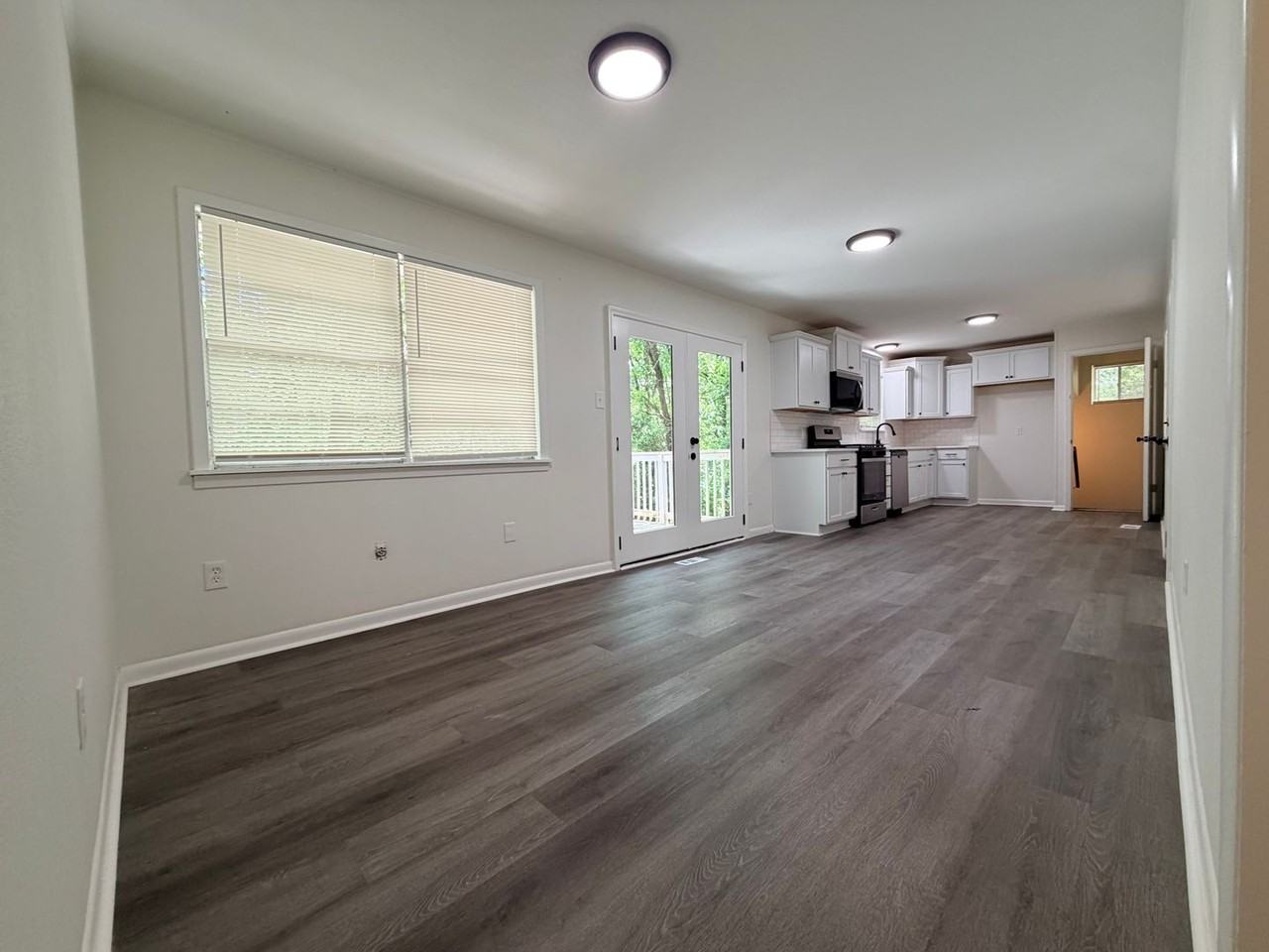 4700 N Vine St - Photo 4 of 22