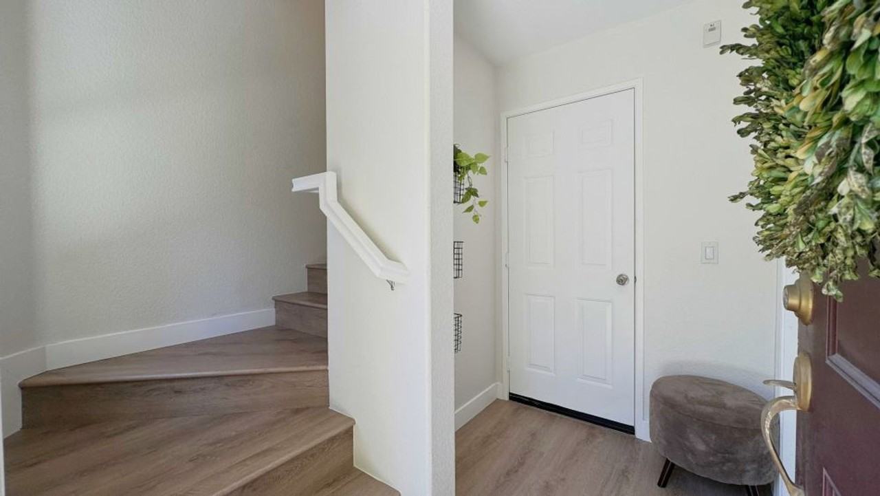 1647 Sweet Gum Pl - Photo 2 of 27