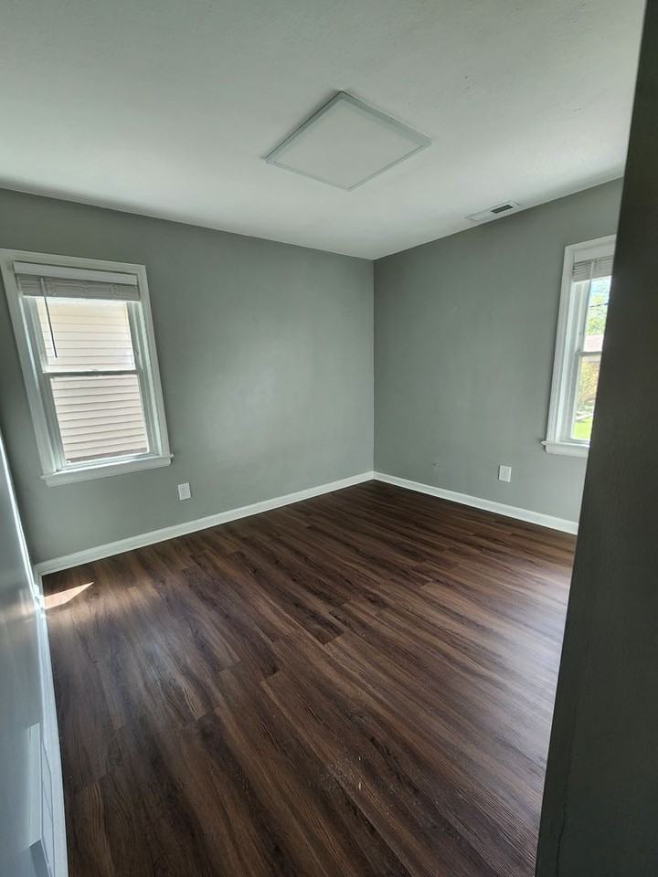 7048 Oakwood Rd - Photo 4 of 9