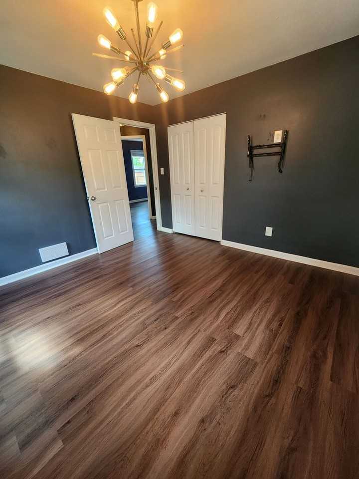 7048 Oakwood Rd - Photo 6 of 9