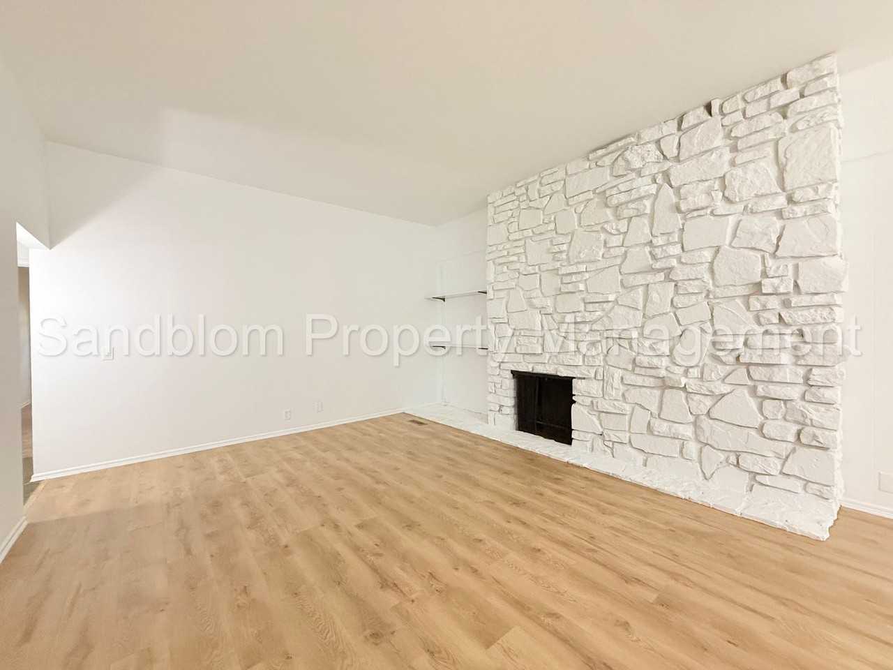 5516 E 61st Pl - Photo 5 of 22
