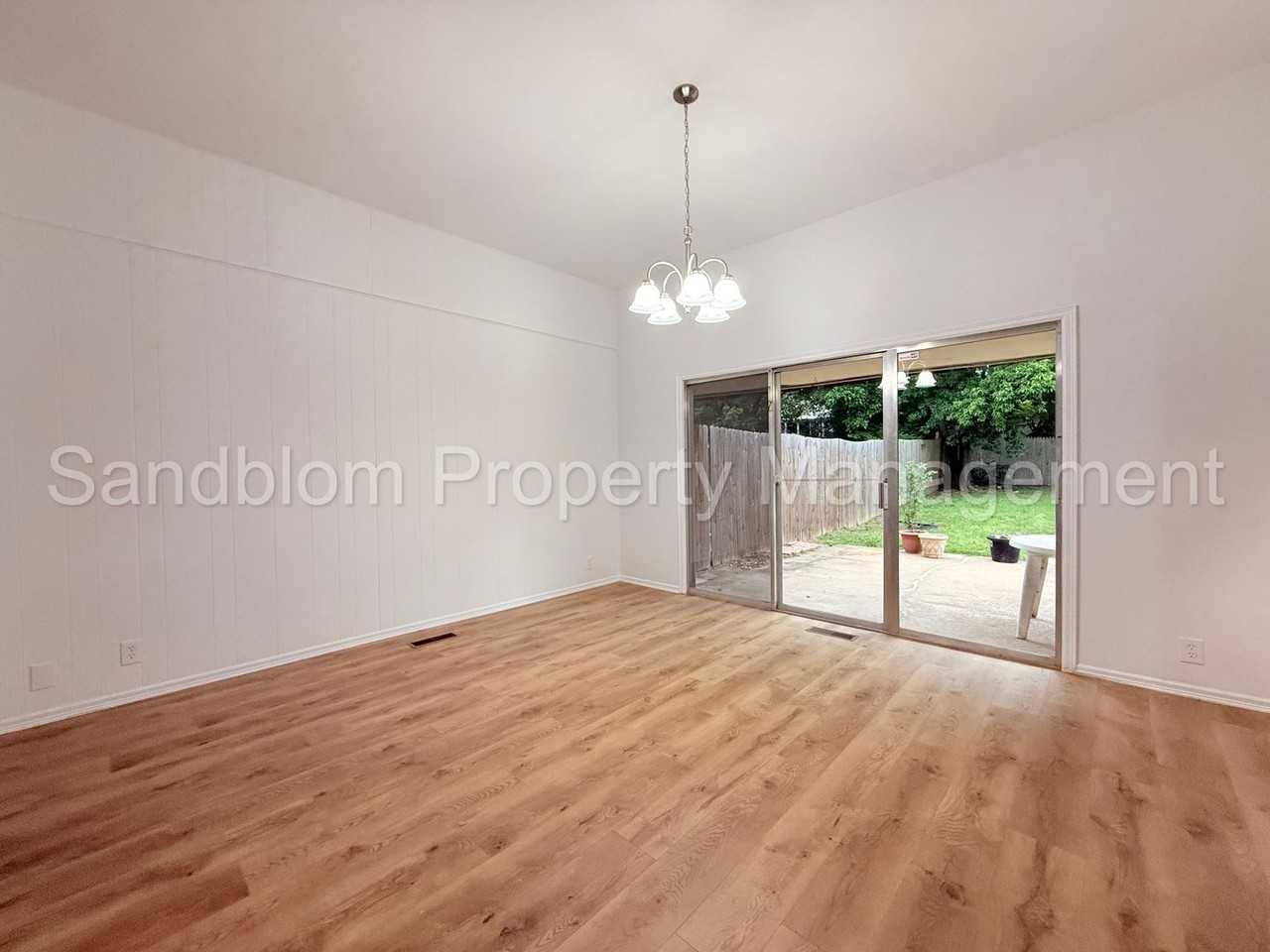 5516 E 61st Pl - Photo 6 of 22