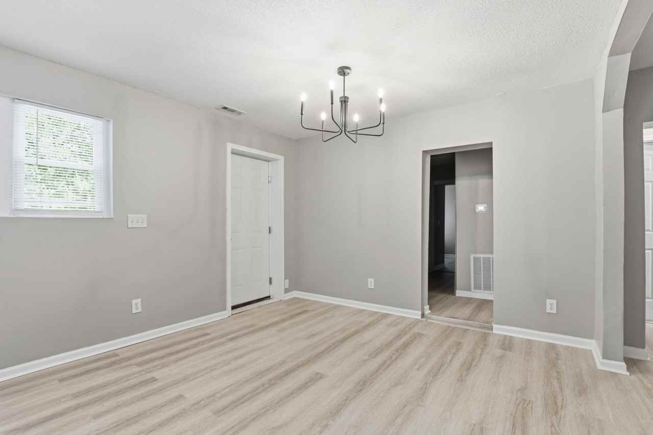 1200 Grady St - Photo 7 of 28