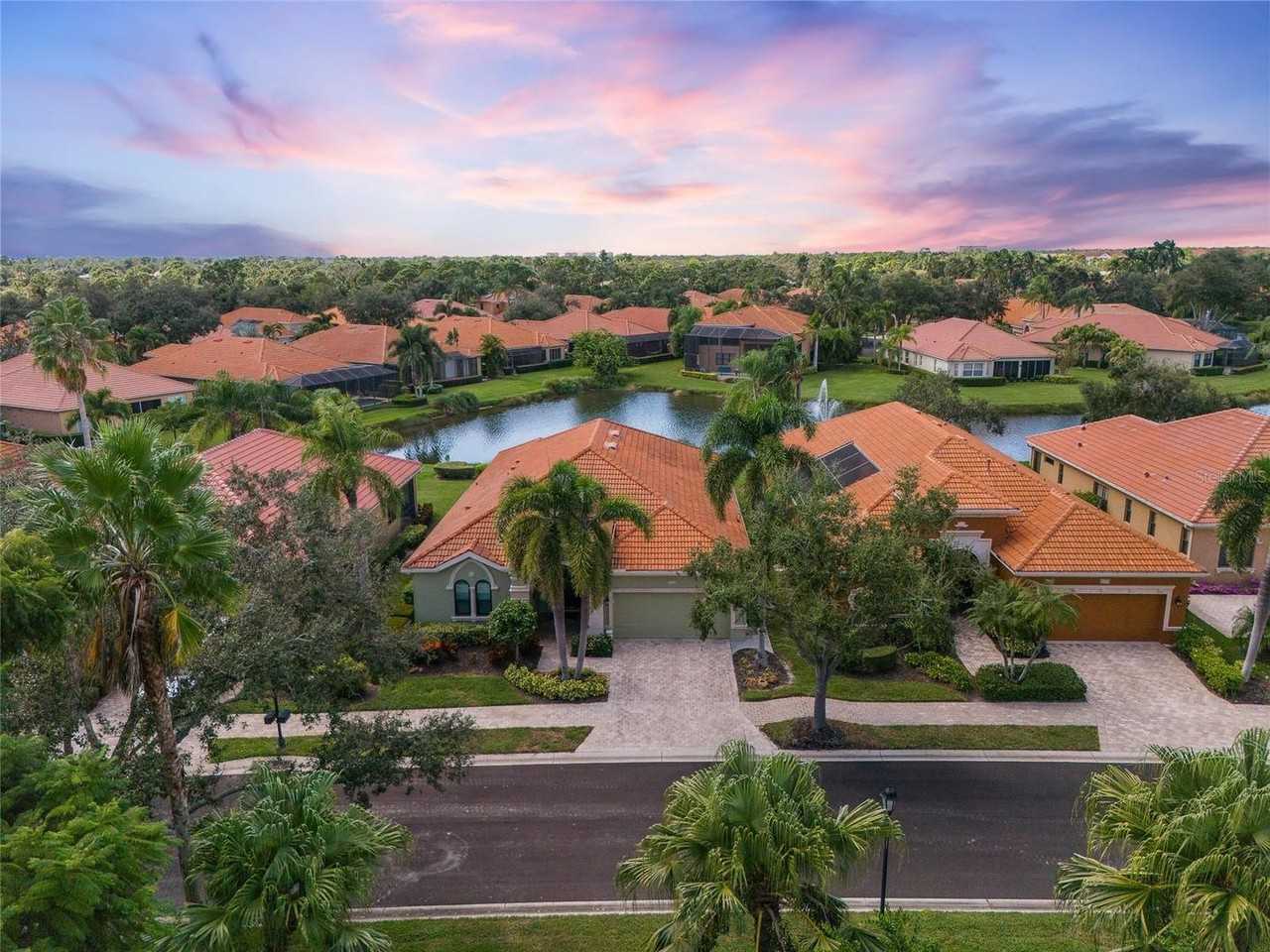 5175 Cantabria Crst - Photo 2 of 33