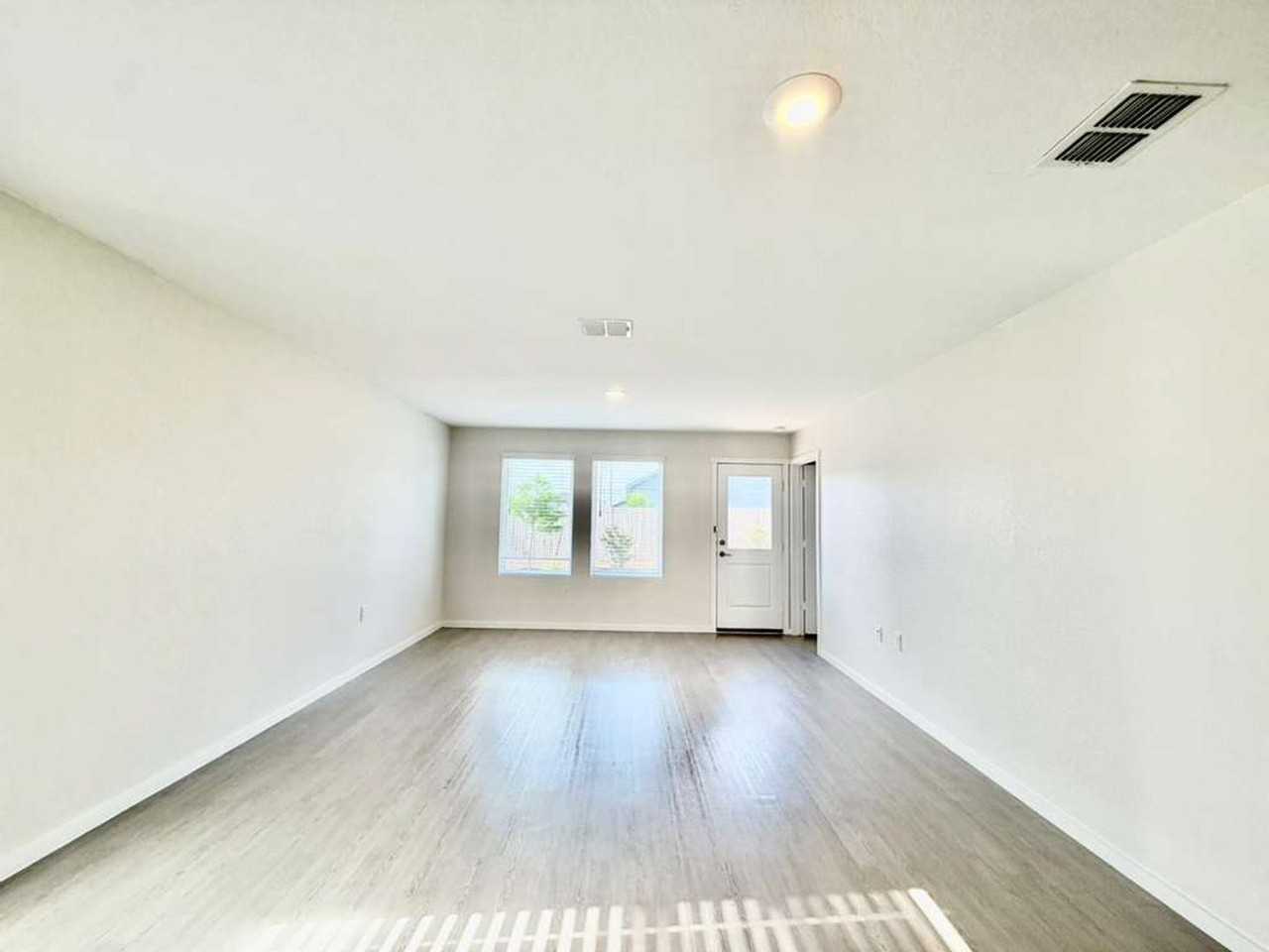 1402 Bertha Br - Photo 3 of 16