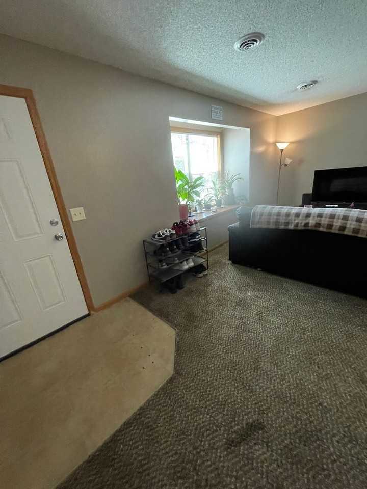 2534 Candlecrest Cir - Photo 2 of 25
