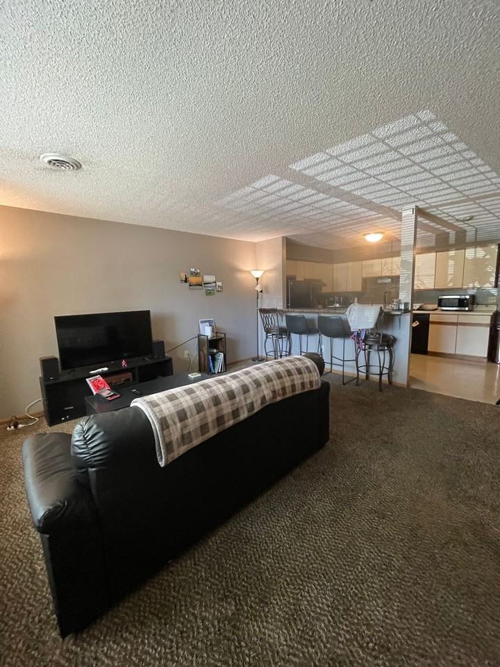 2534 Candlecrest Cir - Photo 3 of 25