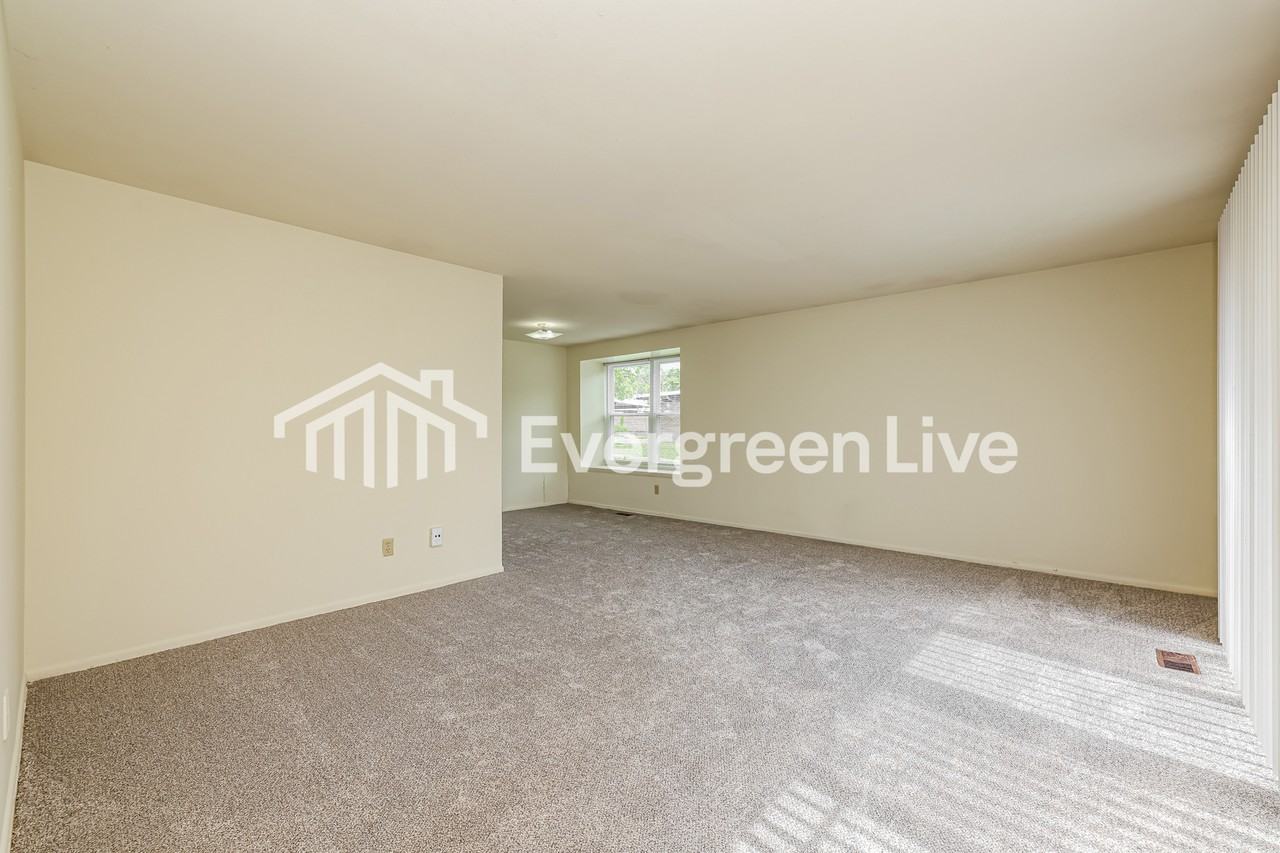 5664 Troy Villa Blvd - Photo 2 of 15