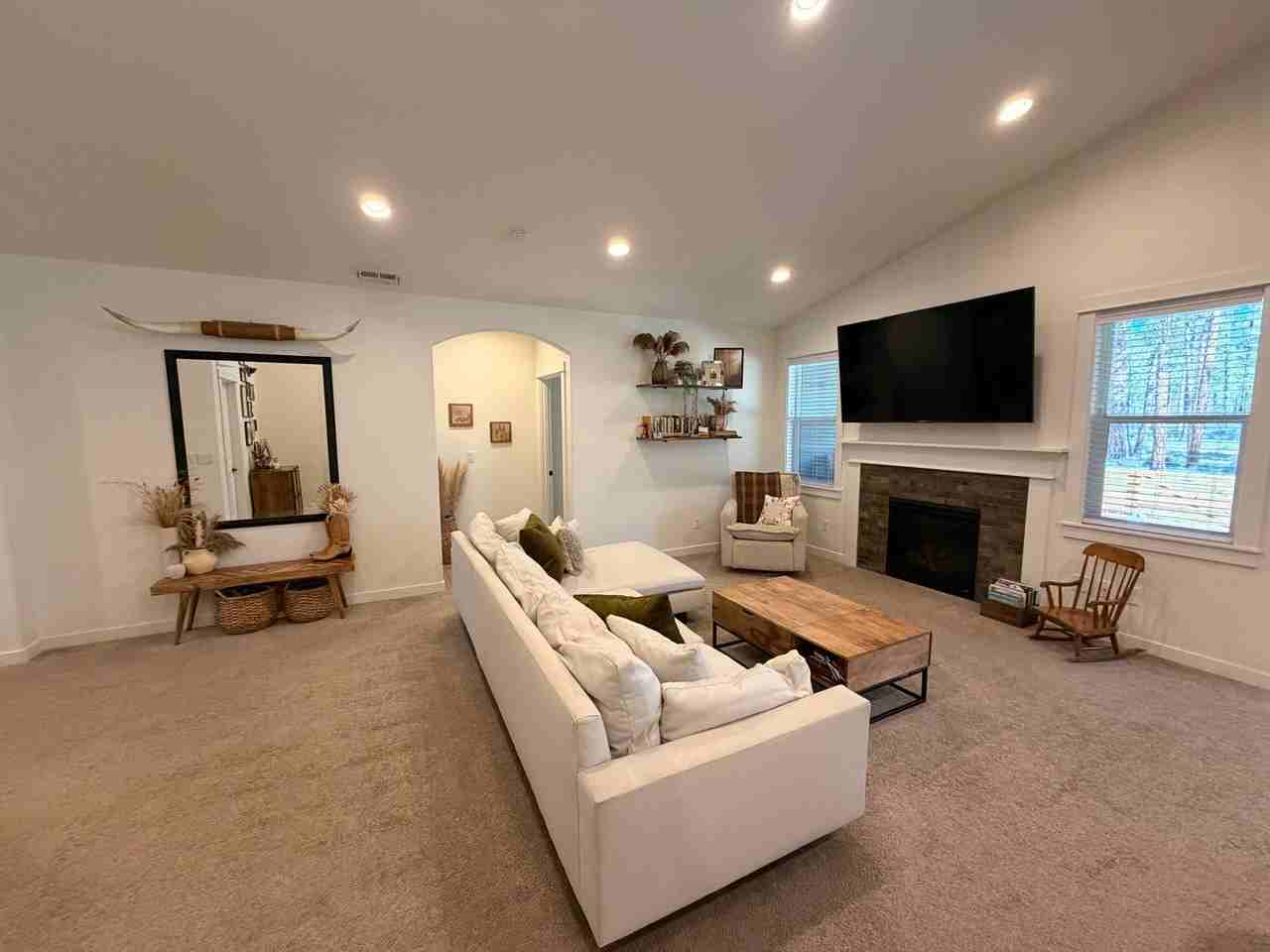 1420 W Williamson Ave - Photo 6 of 22
