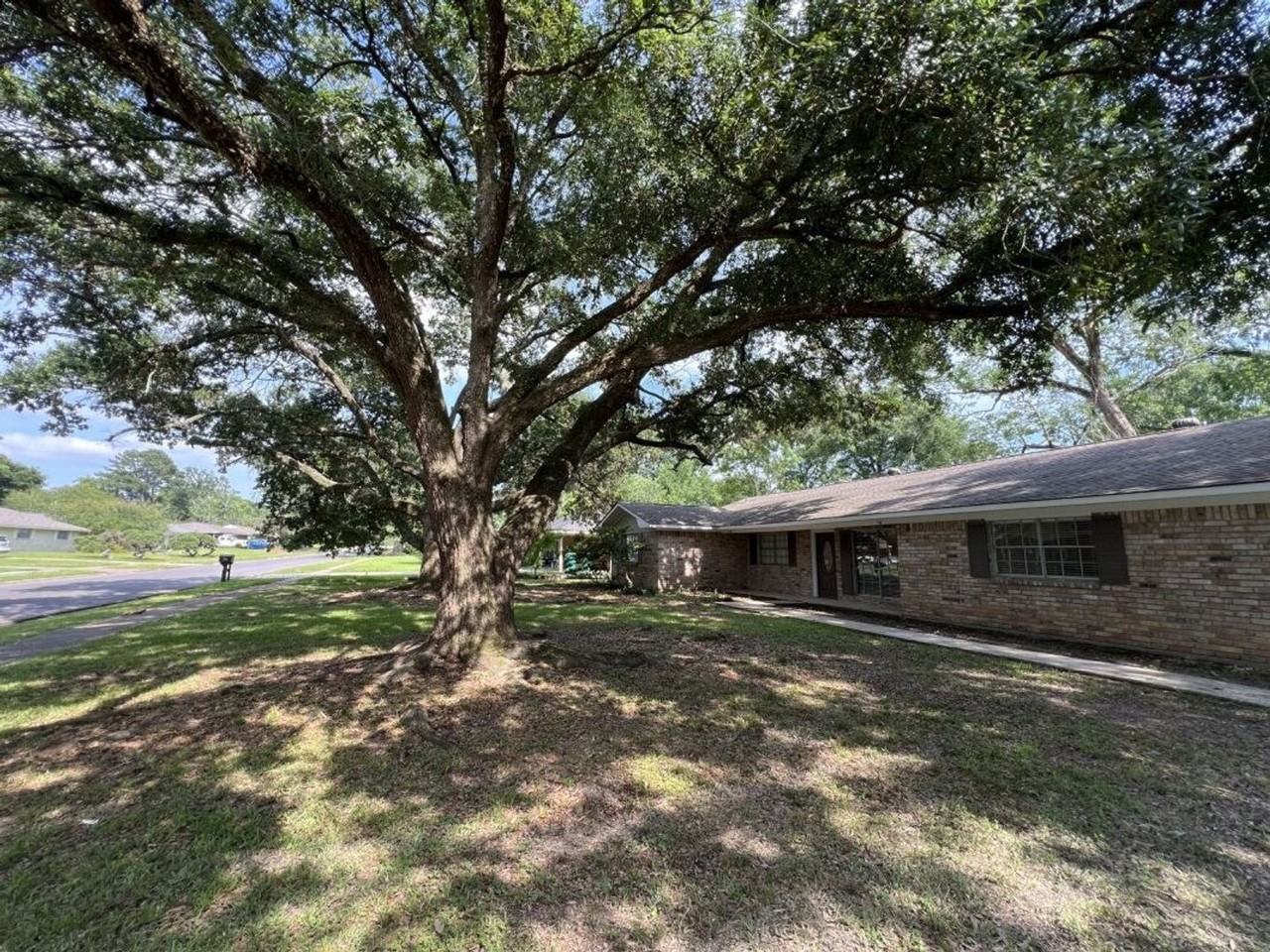 3466 Nelson St - Photo 2 of 29