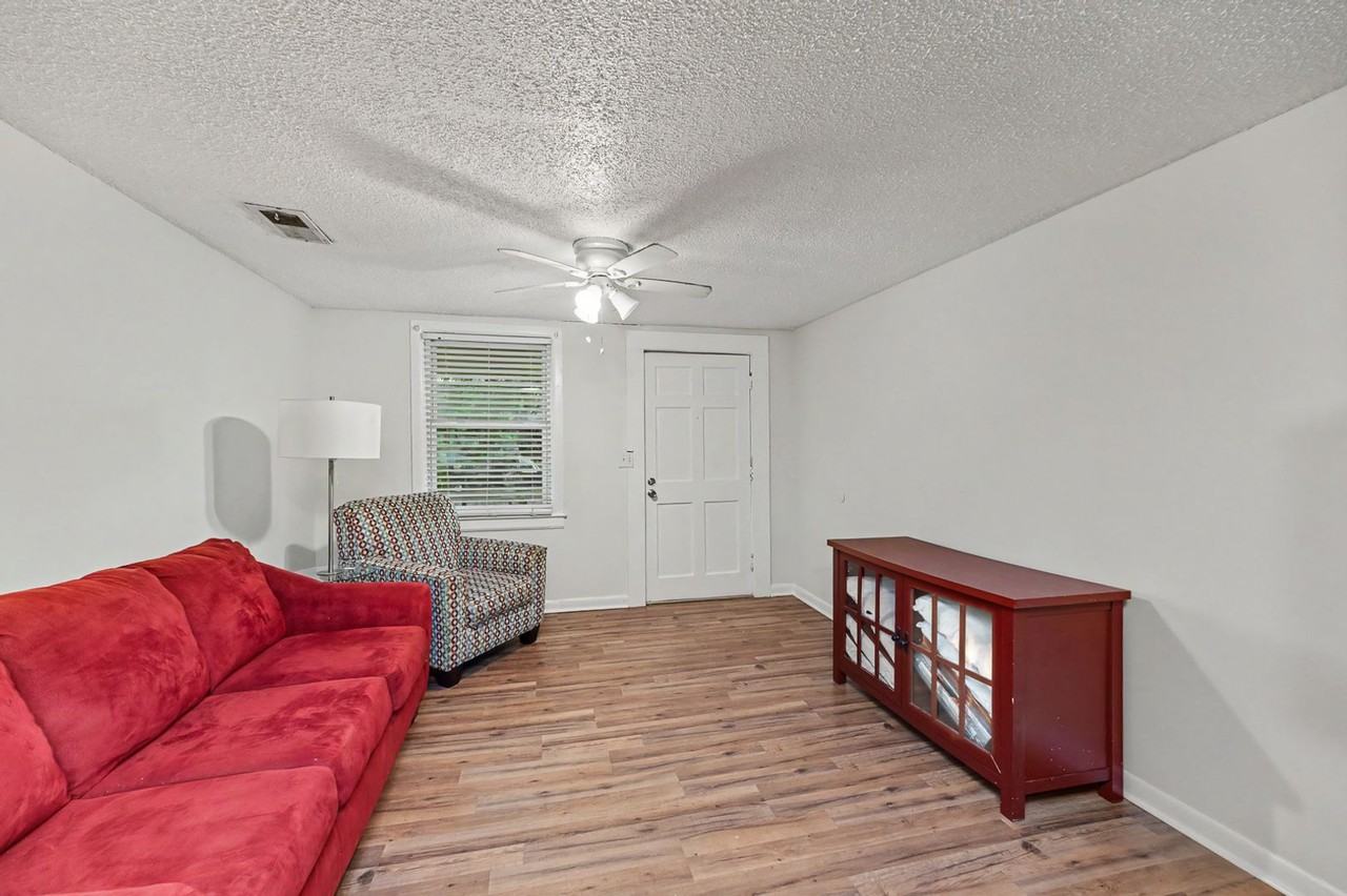4202 Barnwell Ave - Photo 3 of 10