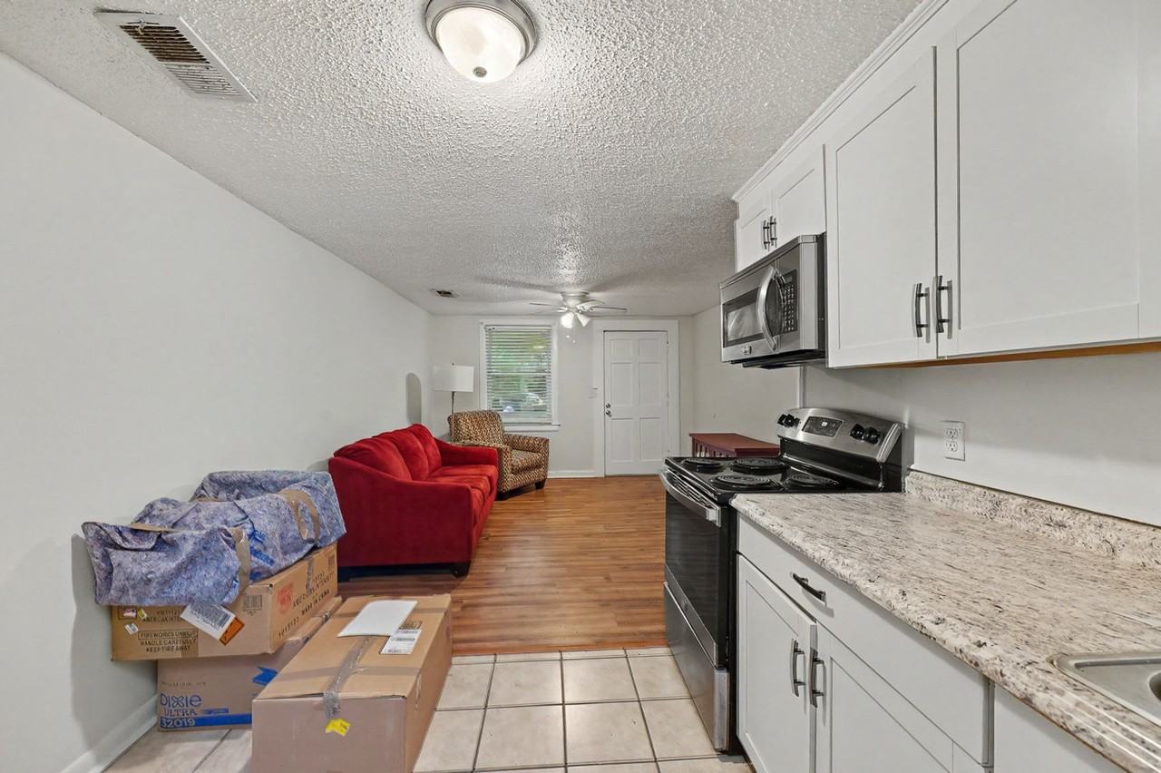 4202 Barnwell Ave - Photo 6 of 10
