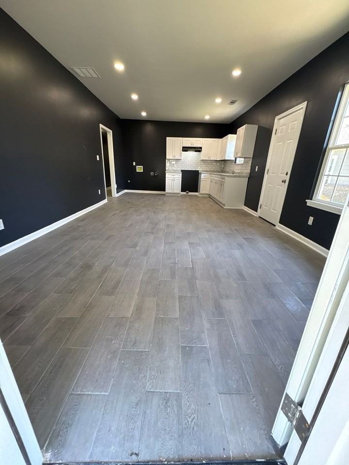1088 Kney St - Photo 3 of 12