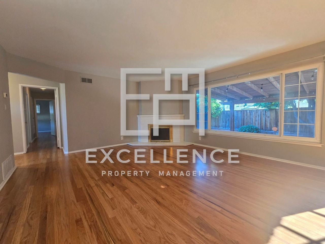 2276 Markham Ave - Photo 5 of 16