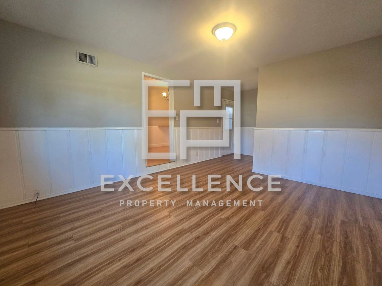2276 Markham Ave - Photo 7 of 16