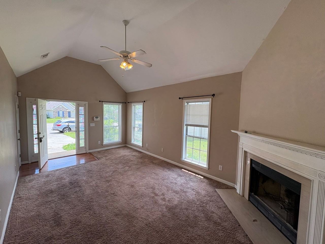 161 Mayfair Ln - Photo 2 of 21
