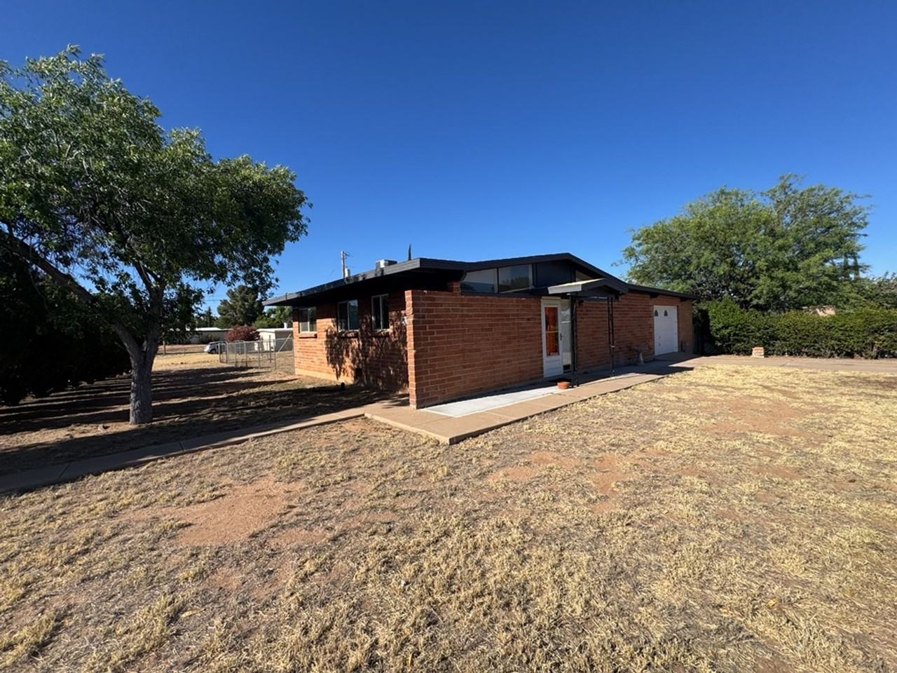 4501 Pine Tree Dr - Photo 2 of 19