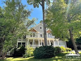 featured image of 1055 Columbine Rd