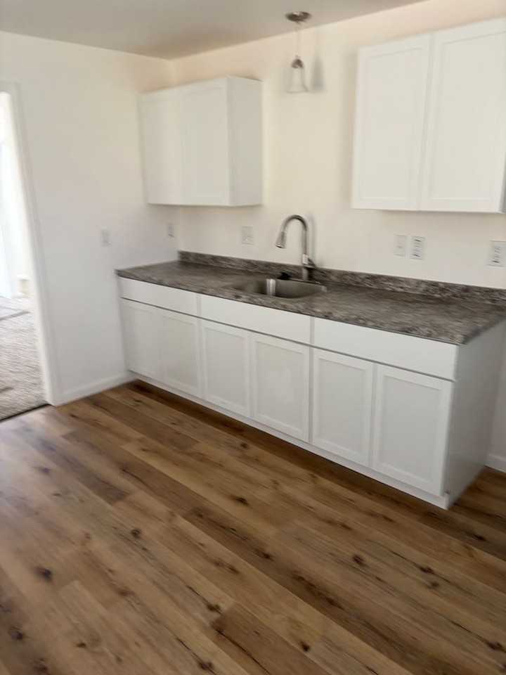 25745 Princeton St - Photo 6 of 16