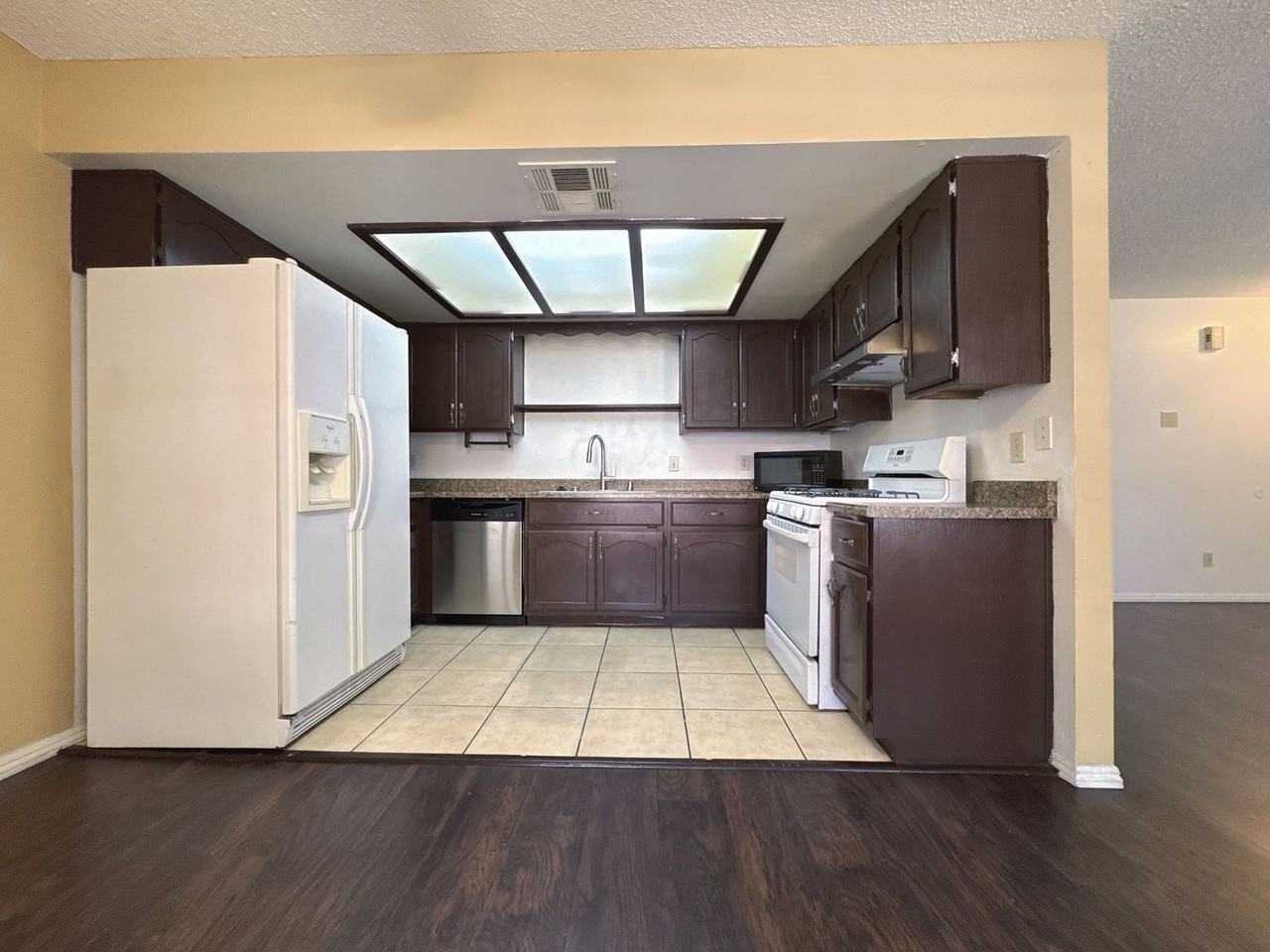 6659 W Tropicana Ave - Photo 4 of 13
