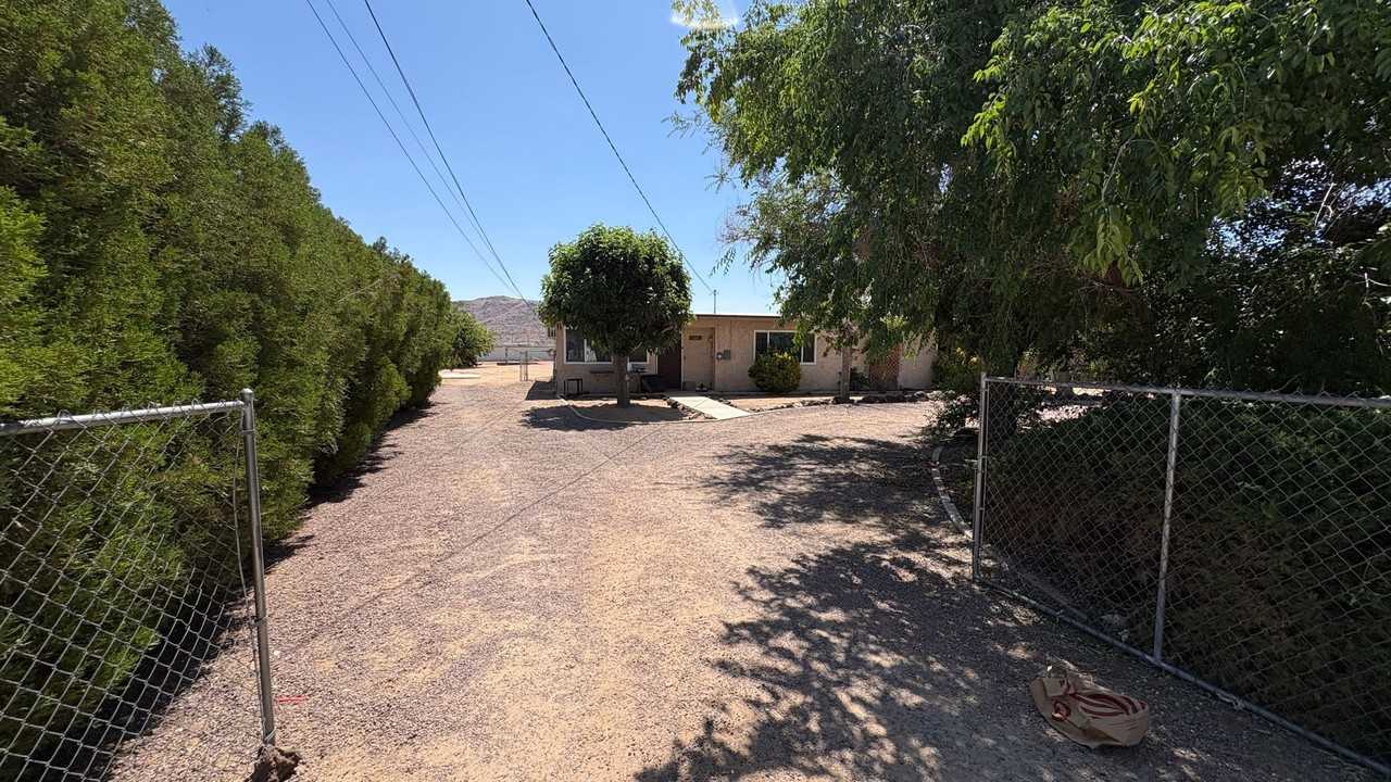 13207 Franceska Rd - Photo 3 of 19