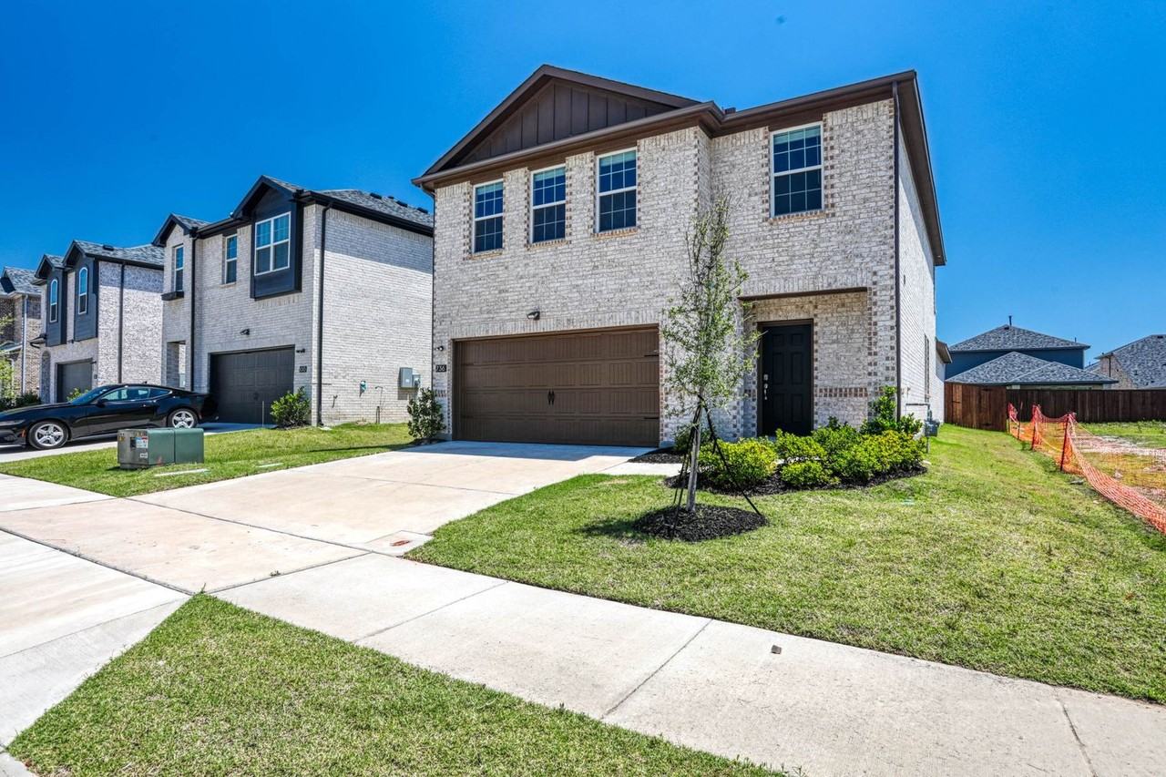 736 Portina Dr - Photo 2 of 33