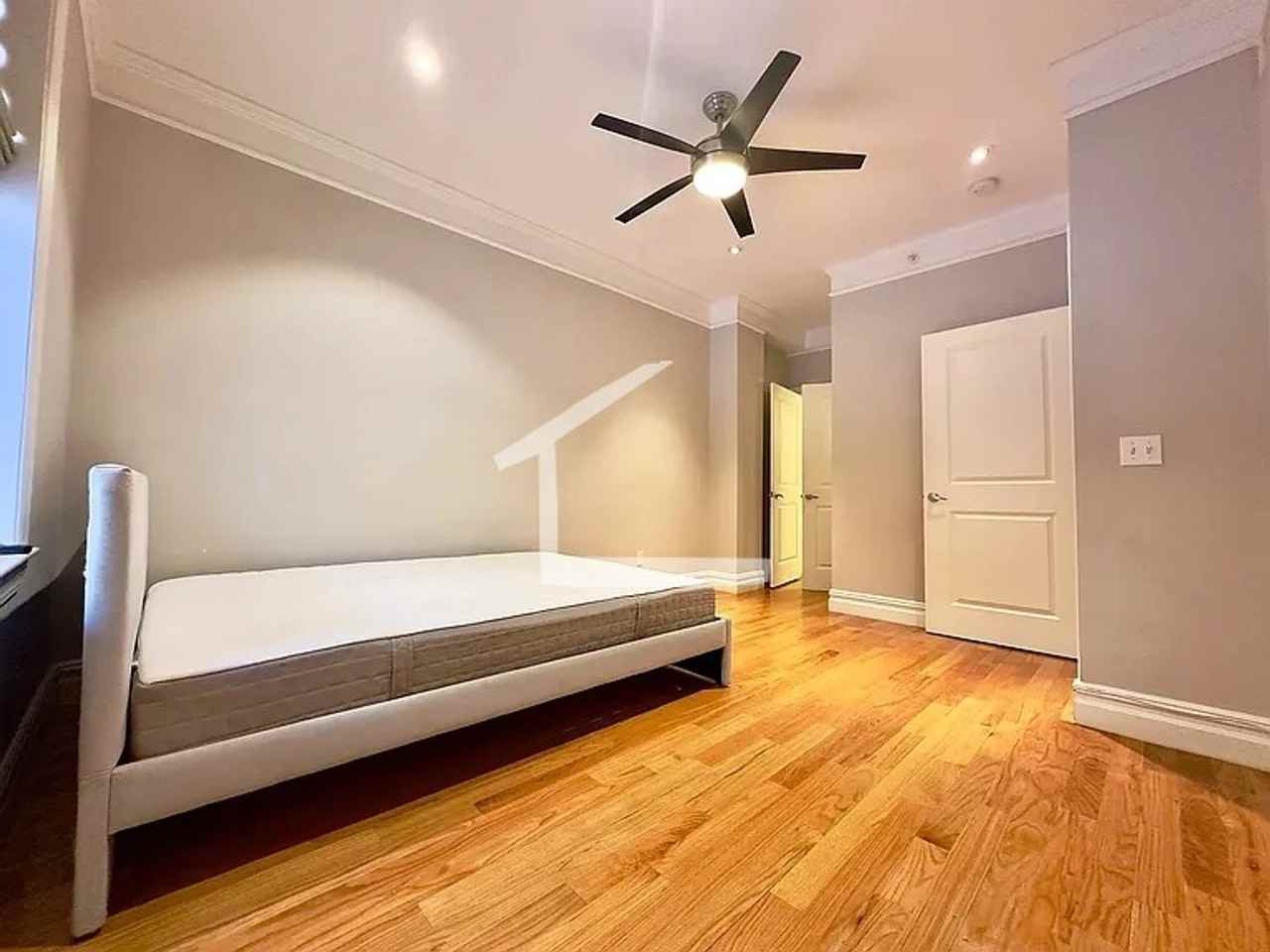 674 Massachusetts Ave - Photo 3 of 5