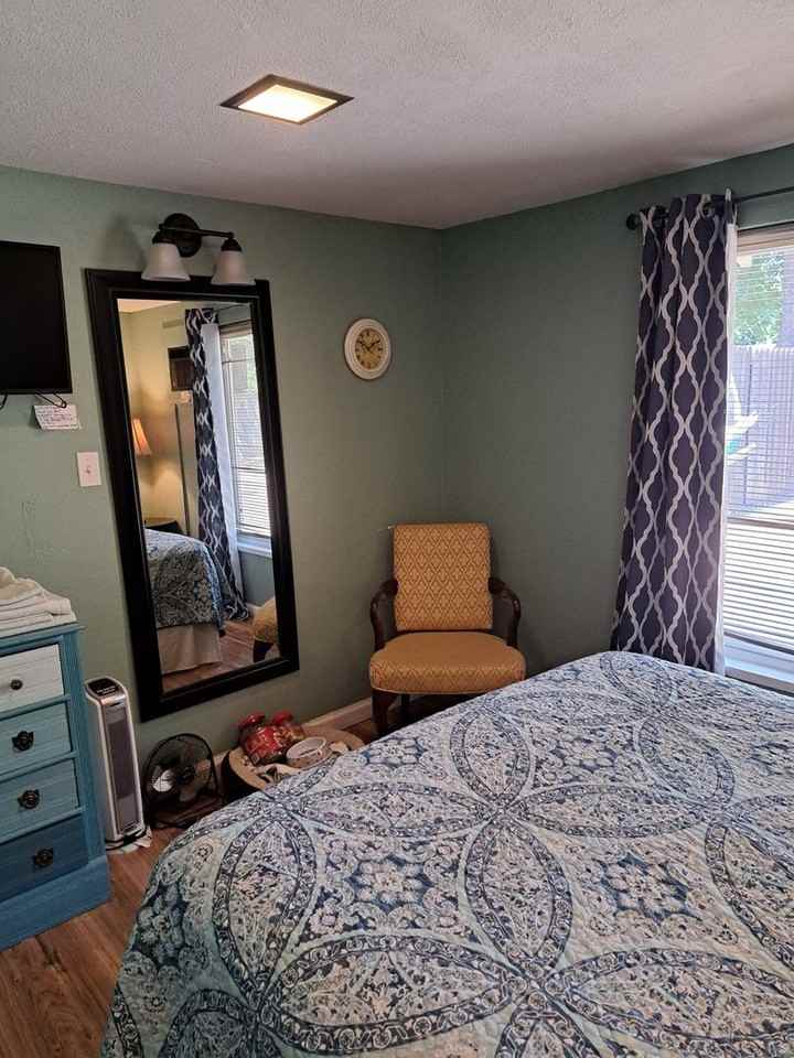 5533 Clark Ave - Photo 5 of 11