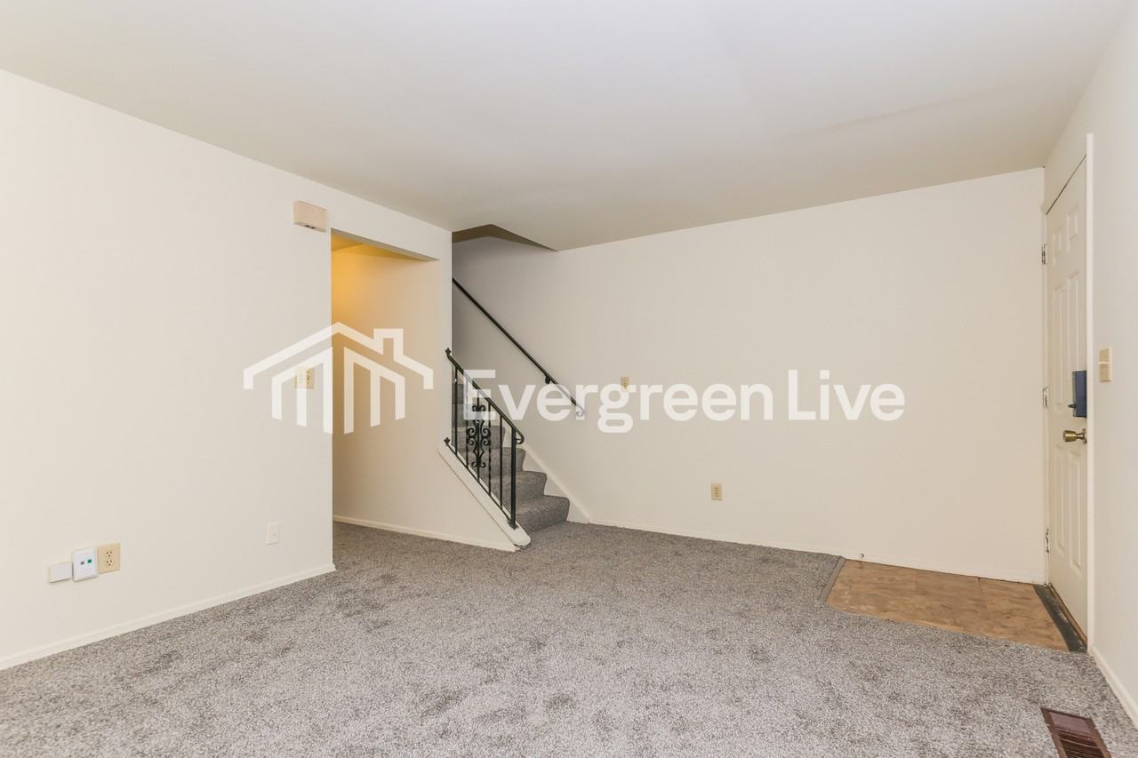 8093 Mount Aetna St - Photo 3 of 15