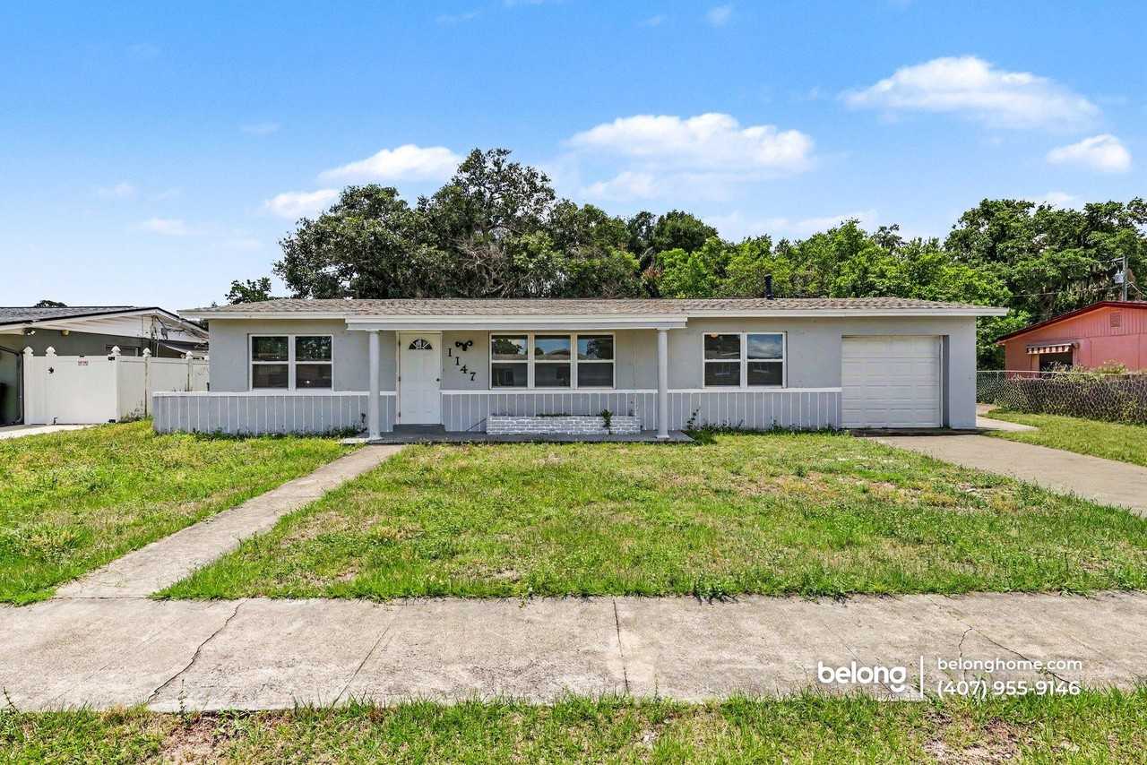 1147 Manatee Dr - Photo 2 of 16
