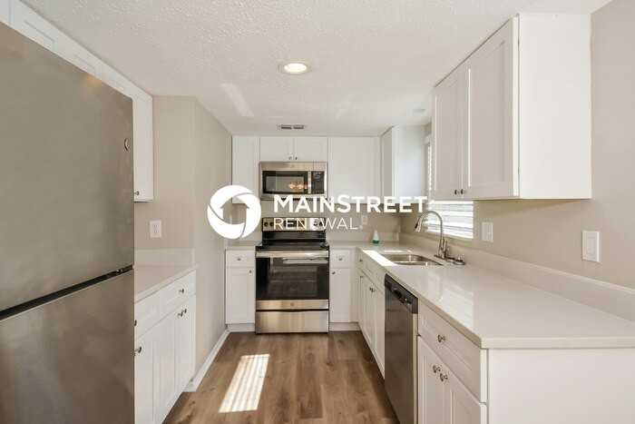 2827 Marshall Dr - Photo 6 of 17