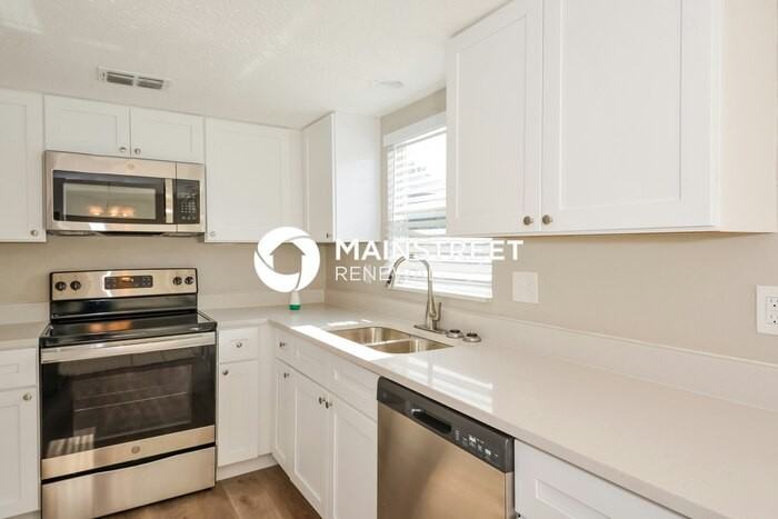 2827 Marshall Dr - Photo 7 of 17