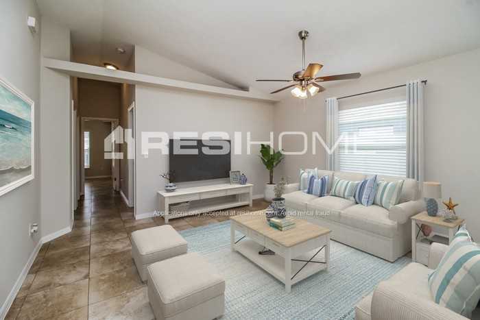 1837 Lacy Ln - Photo 2 of 15