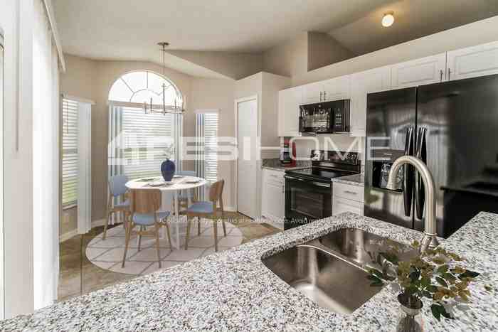 1837 Lacy Ln - Photo 6 of 15