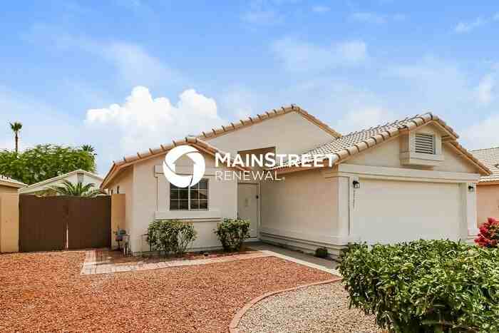 7721 W Rancho Dr - Photo 3 of 16
