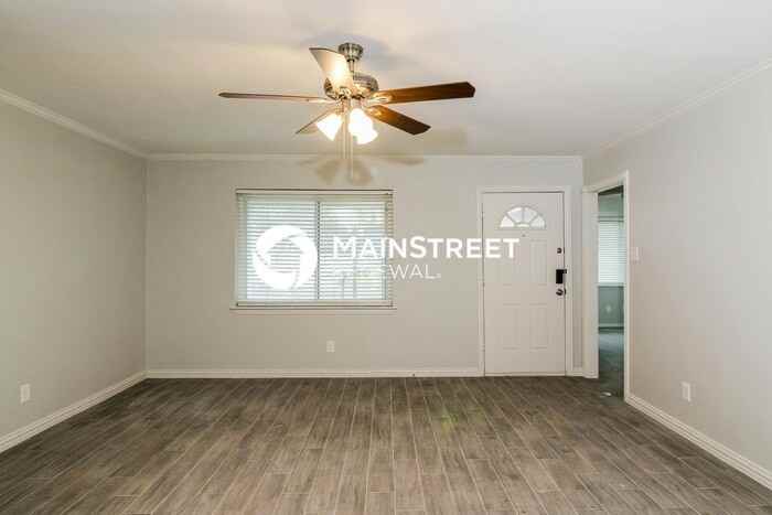 1312 Bryn Mawr Pl - Photo 3 of 16
