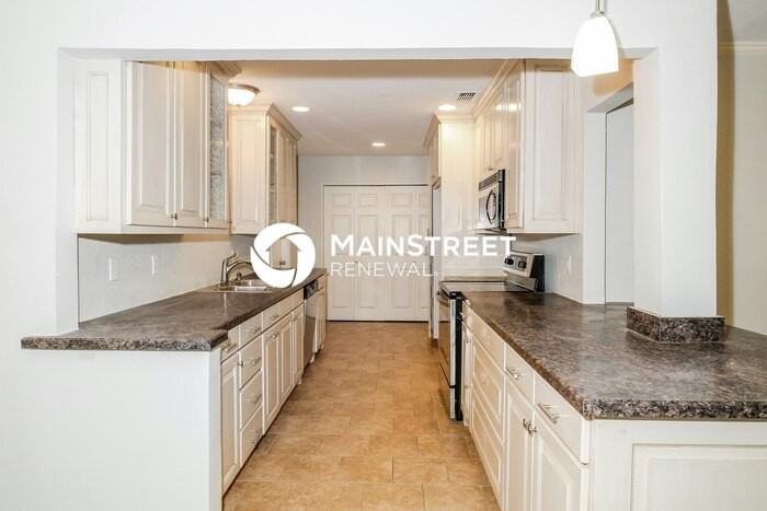 1312 Bryn Mawr Pl - Photo 7 of 16