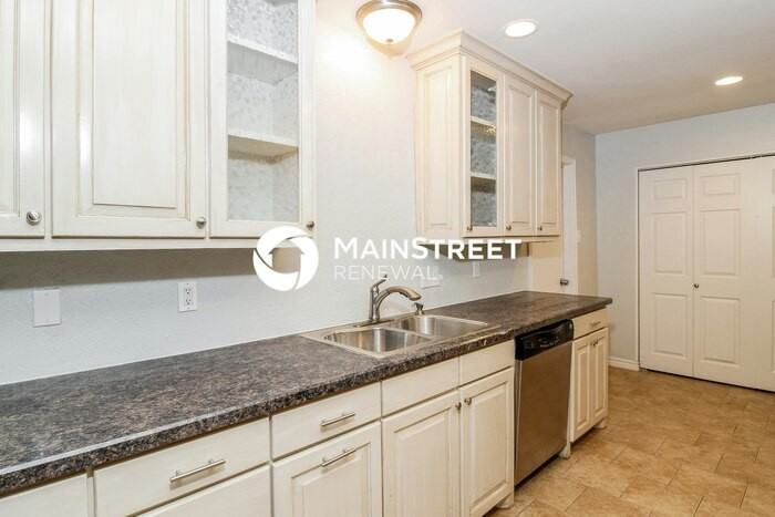 1312 Bryn Mawr Pl - Photo 7 of 16