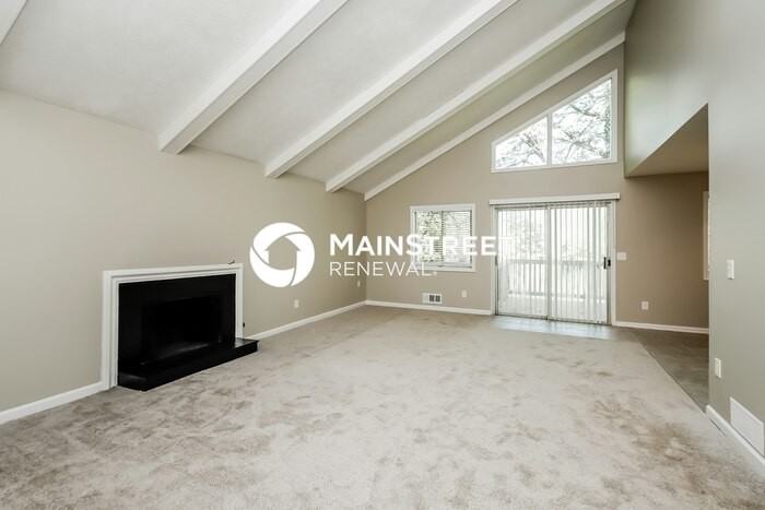 4980 Fairforest Dr - Photo 6 of 17