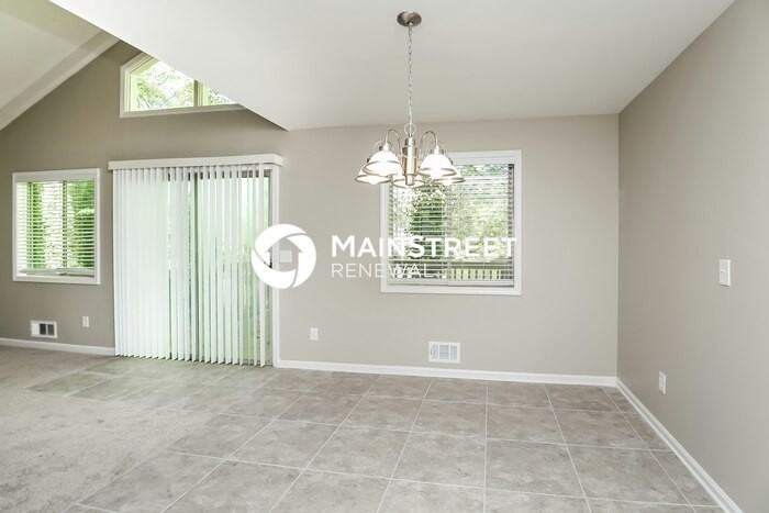 4980 Fairforest Dr - Photo 7 of 17