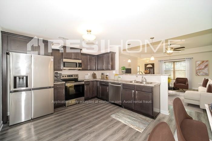 115 Hulsey Ln - Photo 2 of 15