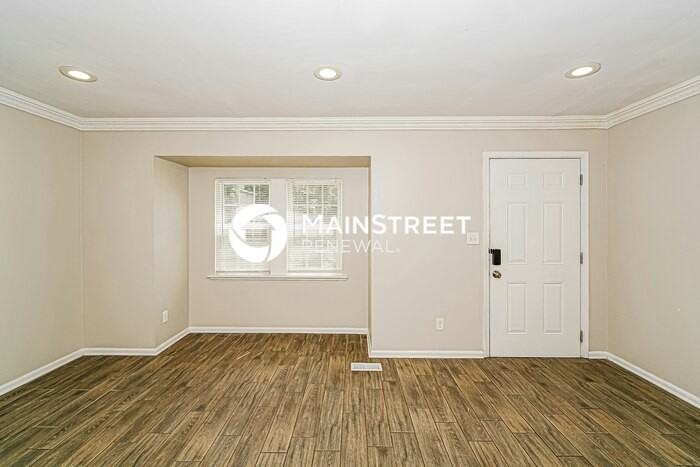 5240 Jean Dr - Photo 4 of 19
