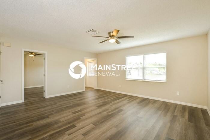 1123 Wycliffe St - Photo 4 of 16