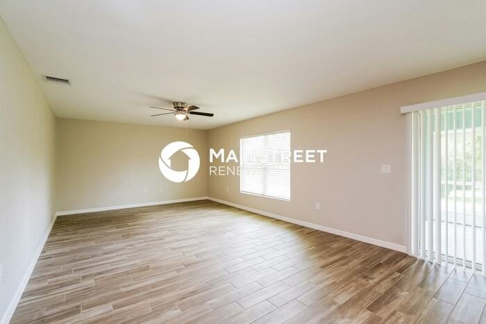 1221 Ne 4th Ave - Photo 3 of 16