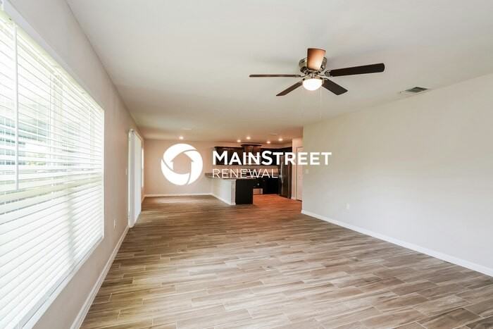 1221 Ne 4th Ave - Photo 4 of 16