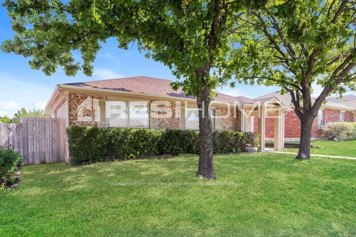 7304 Buford Dr - Photo 2 of 16