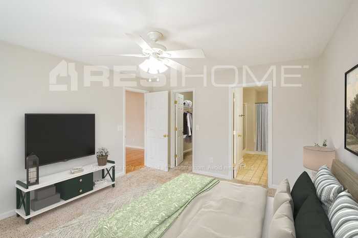 1607 Wellington Dr - Photo 7 of 17
