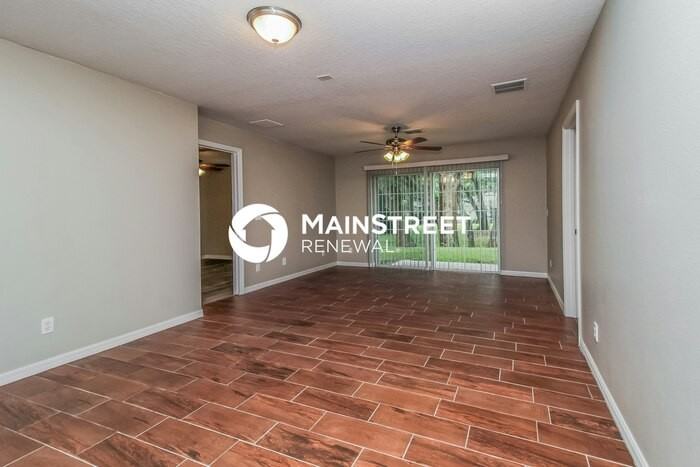 1353 Clarcona Rd - Photo 4 of 16