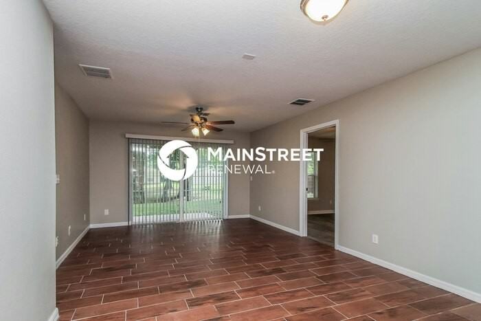 1353 Clarcona Rd - Photo 5 of 16