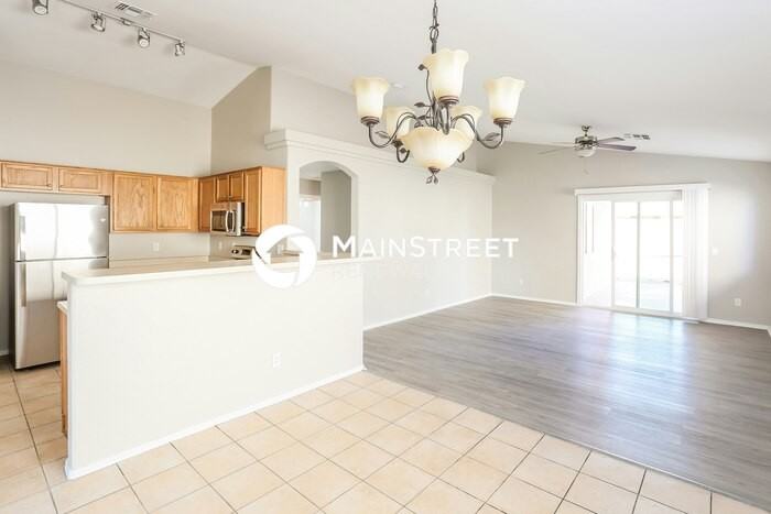 9016 W Pinchot Ave - Photo 7 of 16